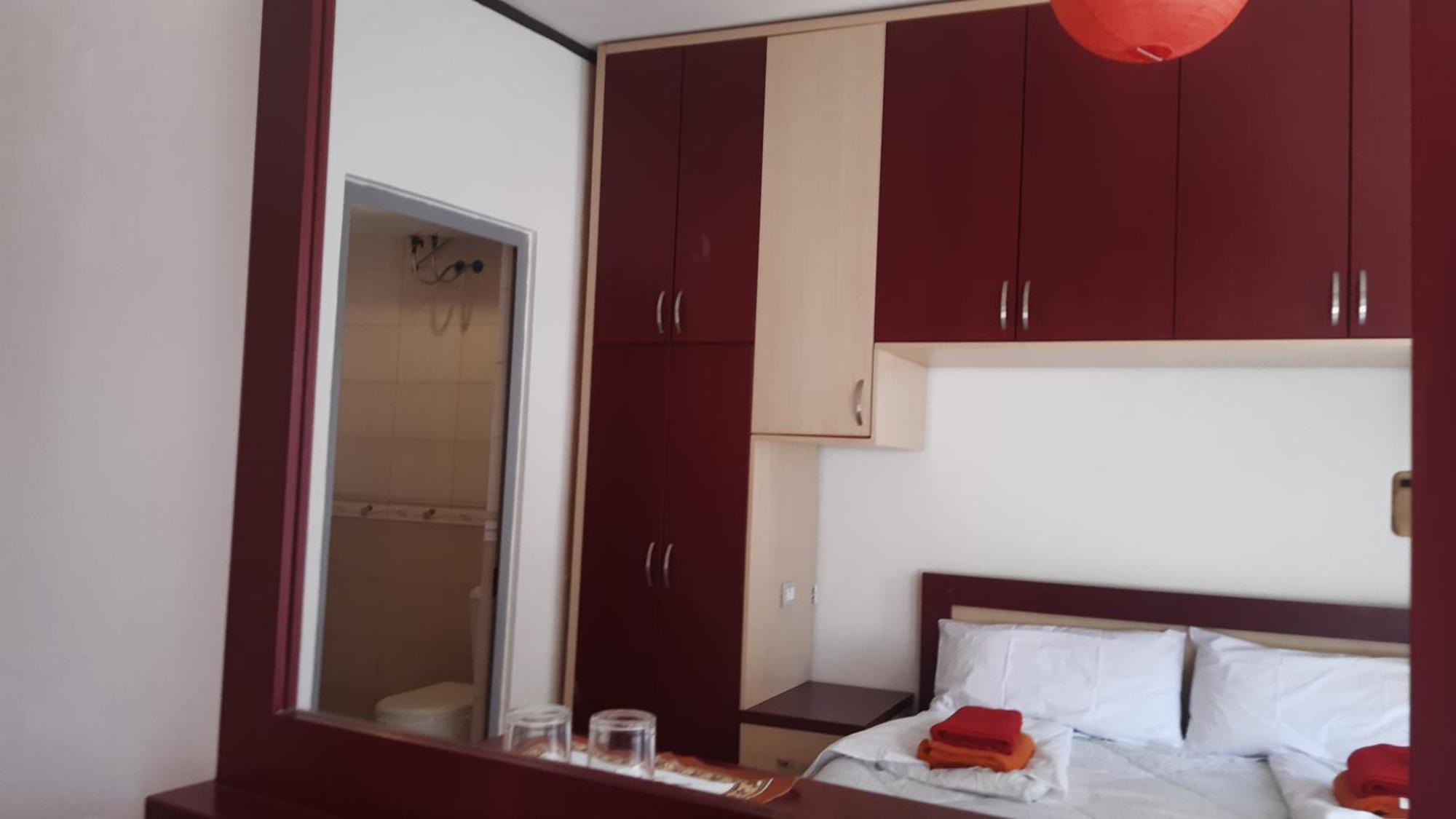 Home Sweet Home - Guest House Yzberishti Kamer foto